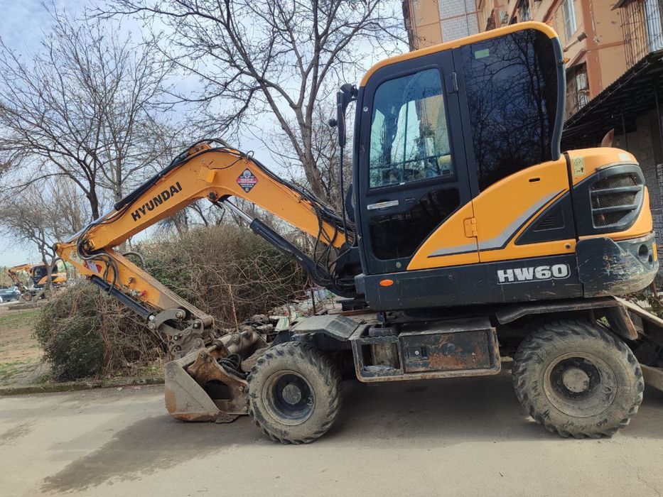 Услуга мини экскаватора с гидромолотом Huyndai 55