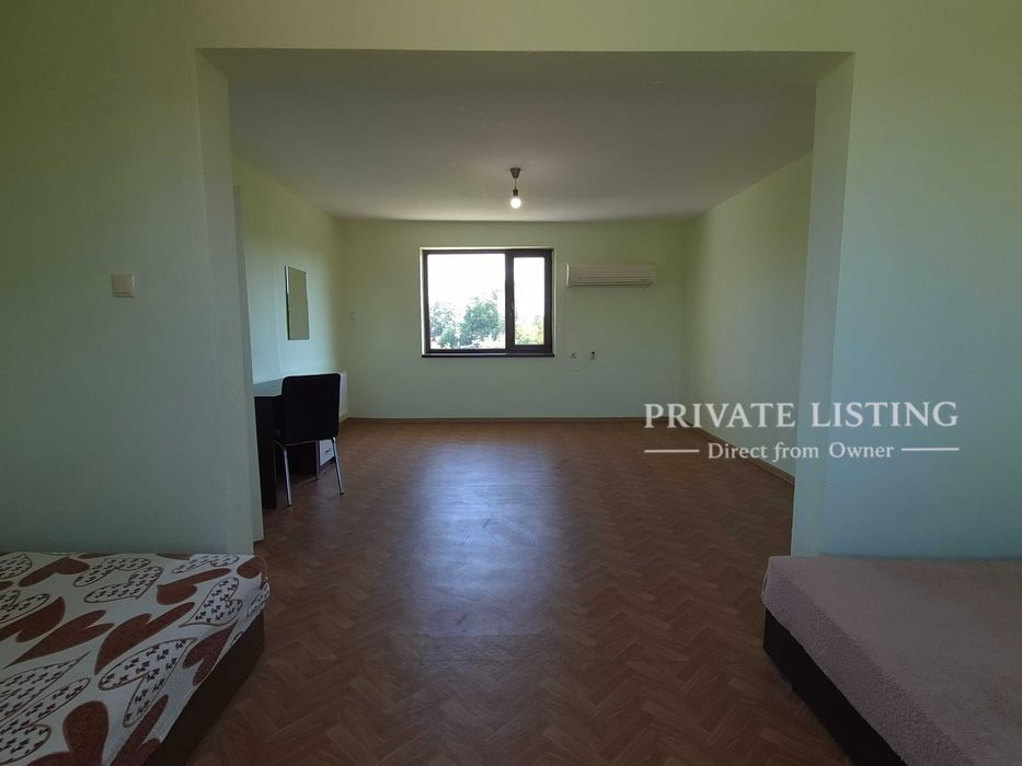 Триетажна тухлена къща с РЗП 257 кв.м, 5 спални, двор 1187 кв.м и централно отопление – с. Сенокос