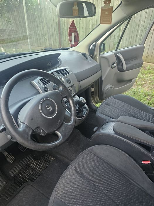 Vând Renault Megane Scenic (2007) – 1.9 dCi – Monovolum de Familie Ideal