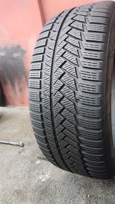 1бр.зимна  гума 235/45/18 Continental TS 850P
dot22
6.87mm
Добро състо