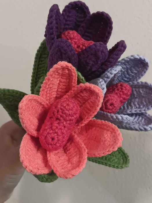 Изработка на плетени цветя и дребни аксесоари!