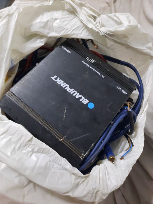 Vand subwoofer si statie
