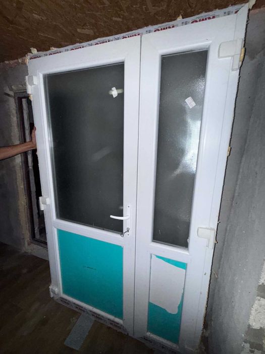Vând ușa termopan