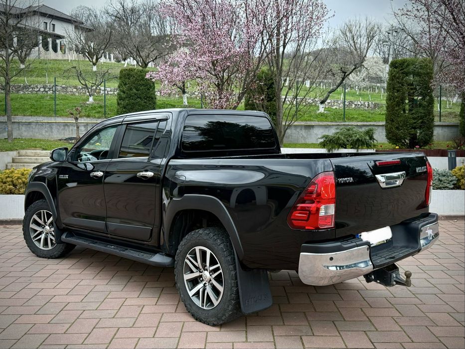 Toyota Hilux Invincible An 2018 Cutie Automata Full Option! TVA Deductibil! Garantie