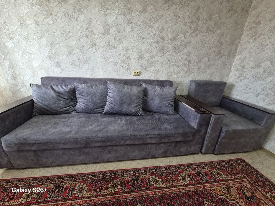 Продам диван с 2-мя креслами