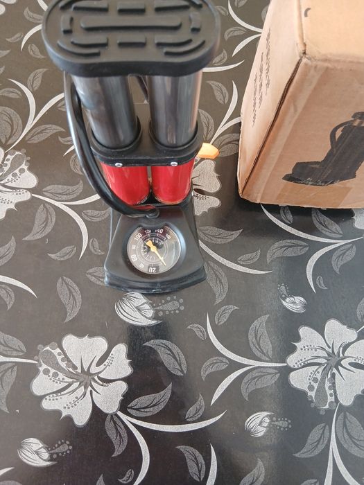 Оригинал двойной насос на ноге. Новый.  Качество супер.