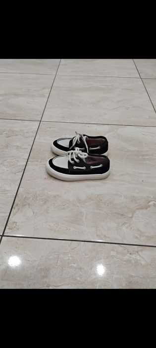 Teniși Zara Nr 26 noi fără etichetă