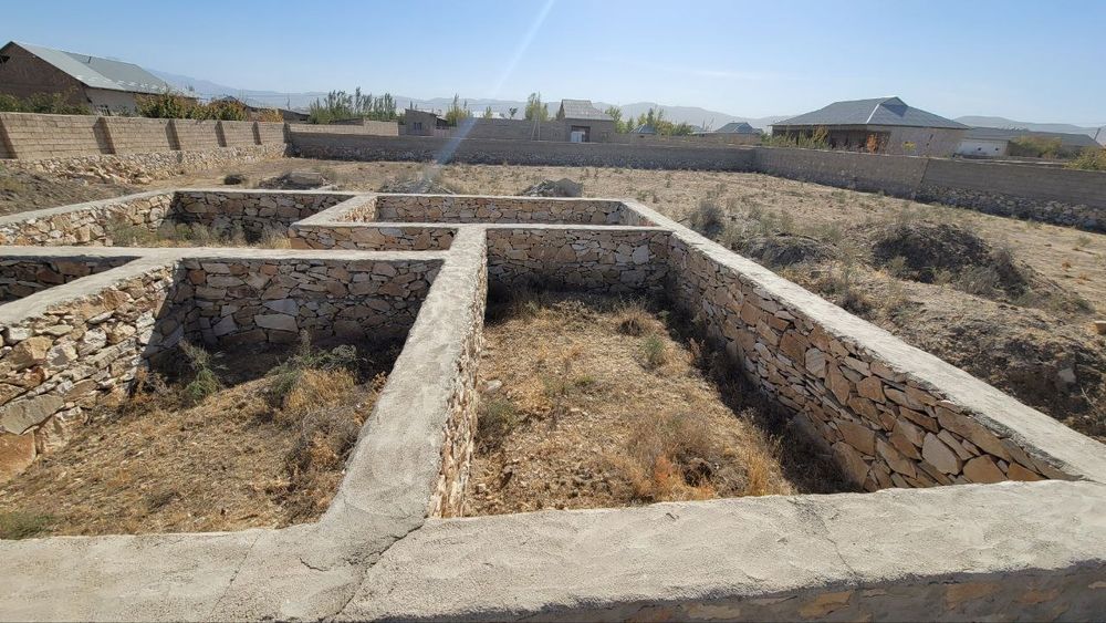 Nurotoda yer sotiladi