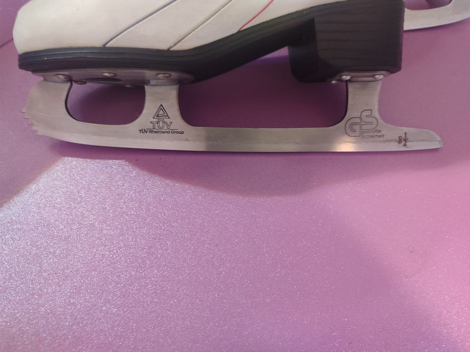 Фигурные коньки для девочки