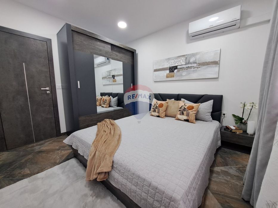 Продава се Тристаен апартамент в Варна, Бизнес хотел - 96 кв.м за 2500 €/кв.м - Снимка #7