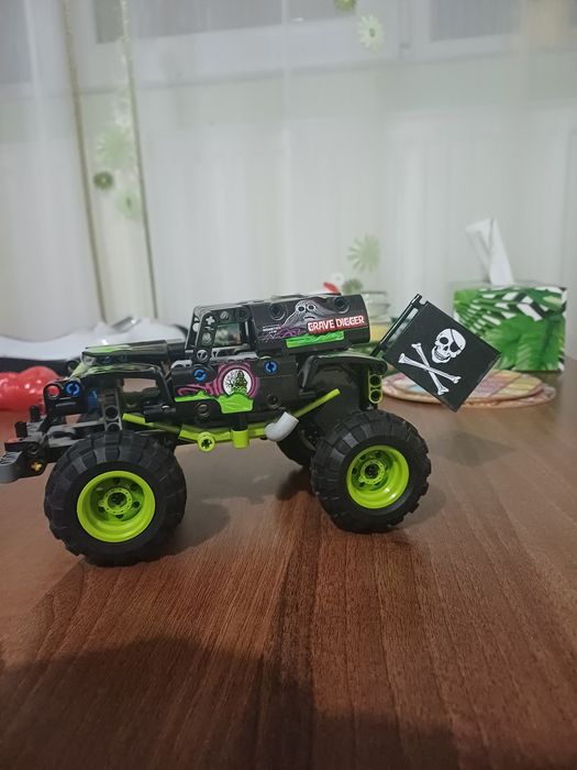 Jeep LEGO 42118 Grave Digger Monster Jam