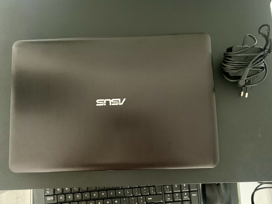 Laptop ASUS i7 24GB RAM SSD+1TB Windows 11 Office 4K USB-C Geanta Cadou