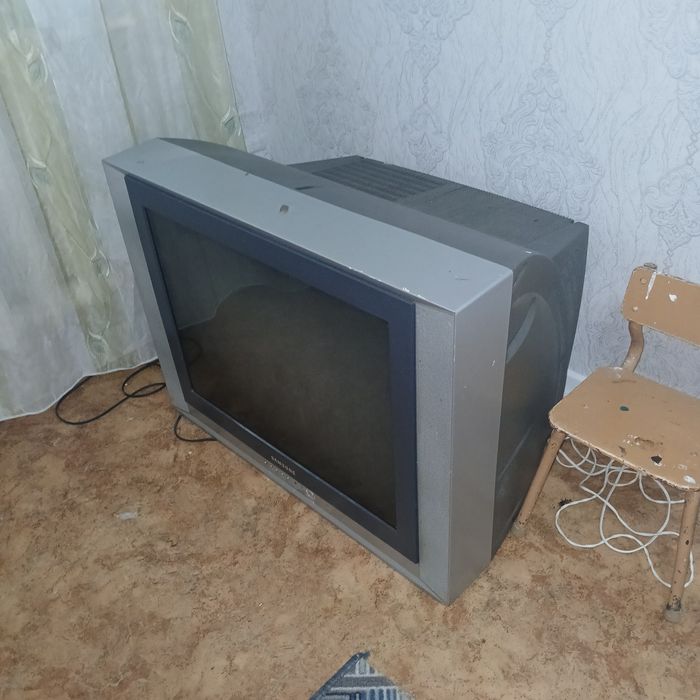 Срочно продам телевизор