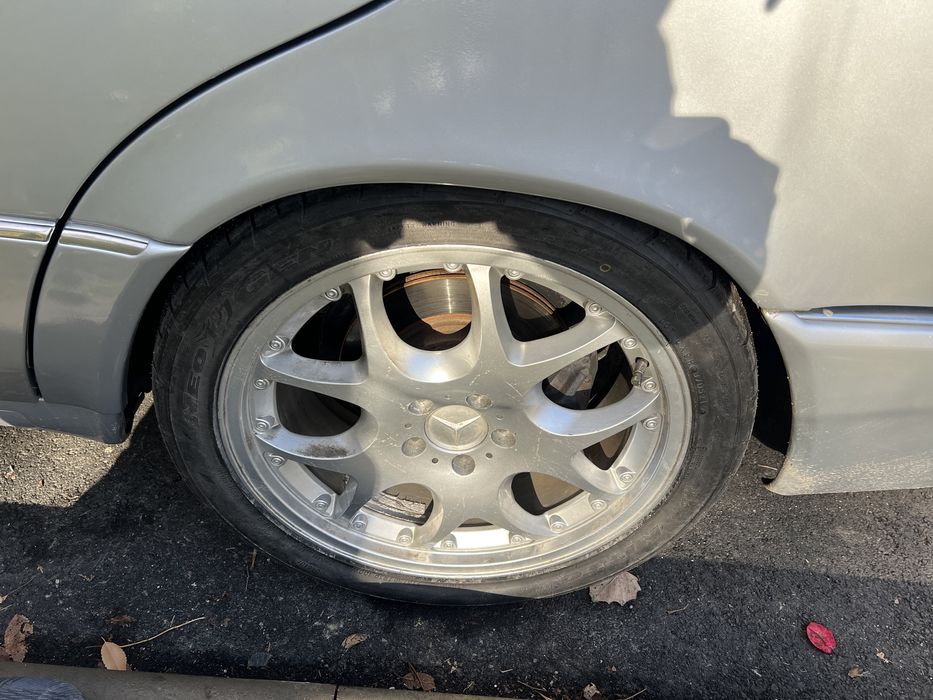 Продам диски с резиной на мерседес R19