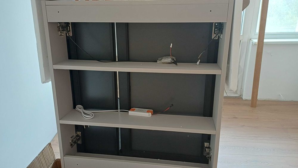 PVC комплект за баня с конзолен шкаф и горен огледален шкаф за баня