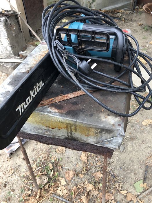 Drujba electrica Makita