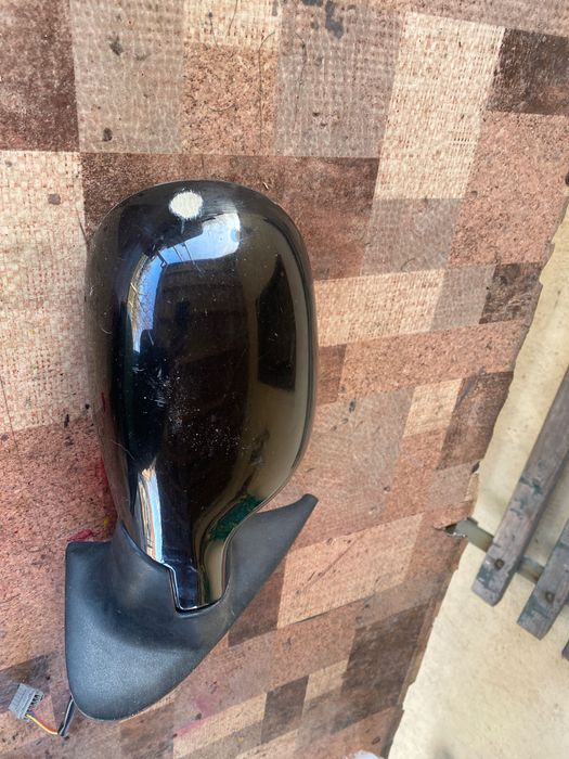 Огледало дясно електрическо за нисан микра к12