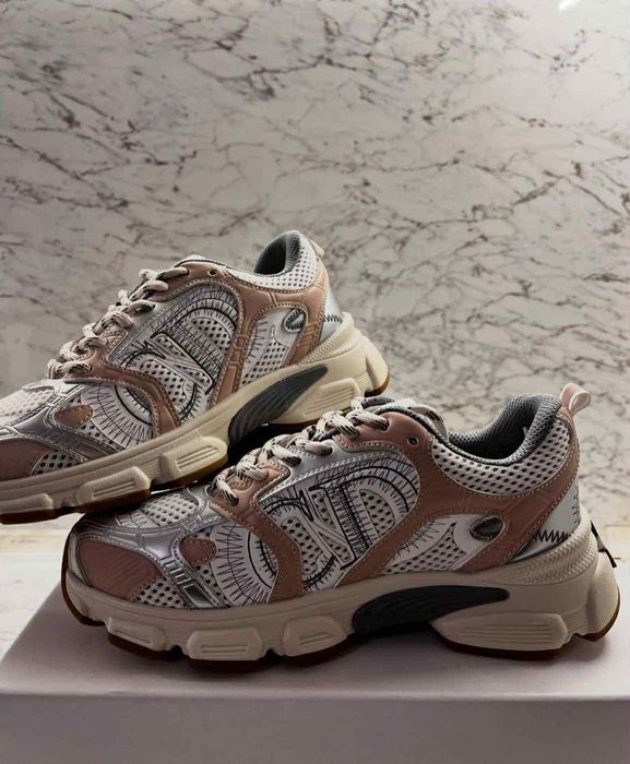 Дамски кожени обувки Dior,страхотно бижу