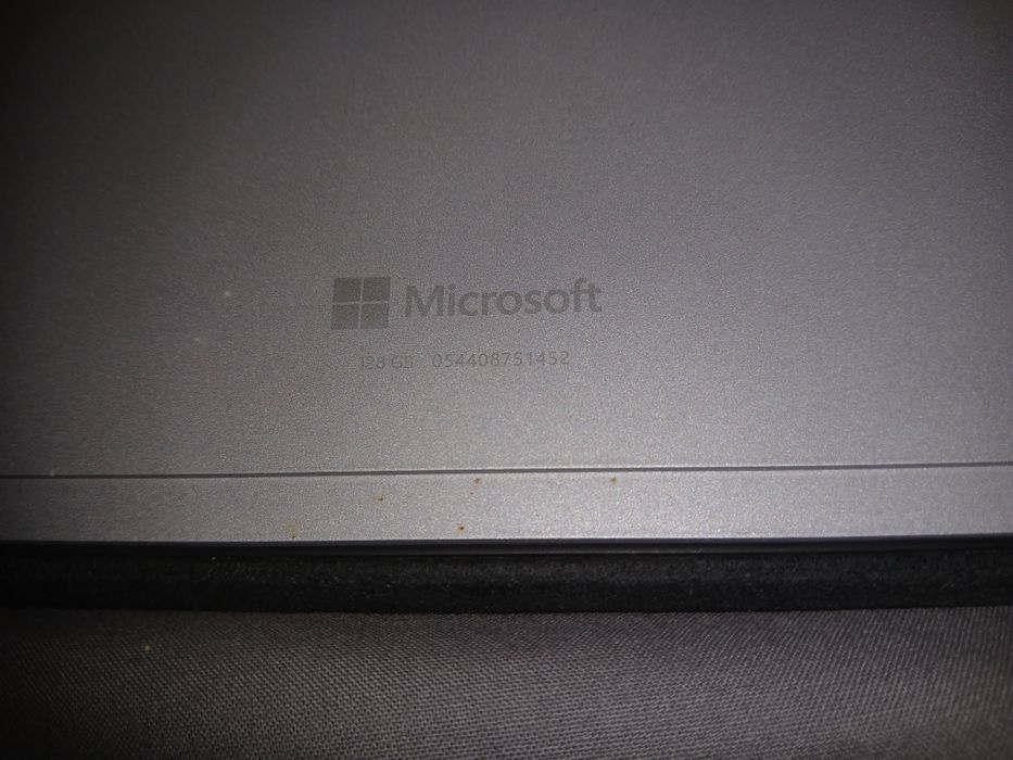 Microsoft Surface 3 лаптоп таблет