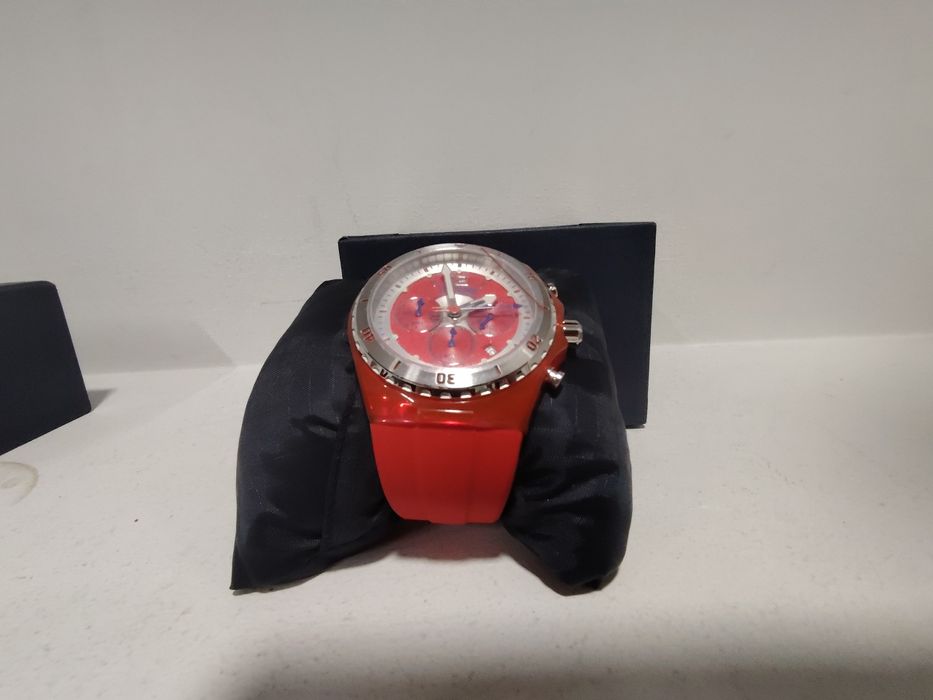 Часовник Vilebrequin