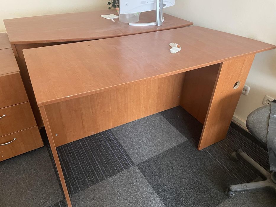 Офис бюра и шкафчета - отлично състояние