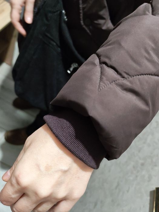 Продам куртку новую