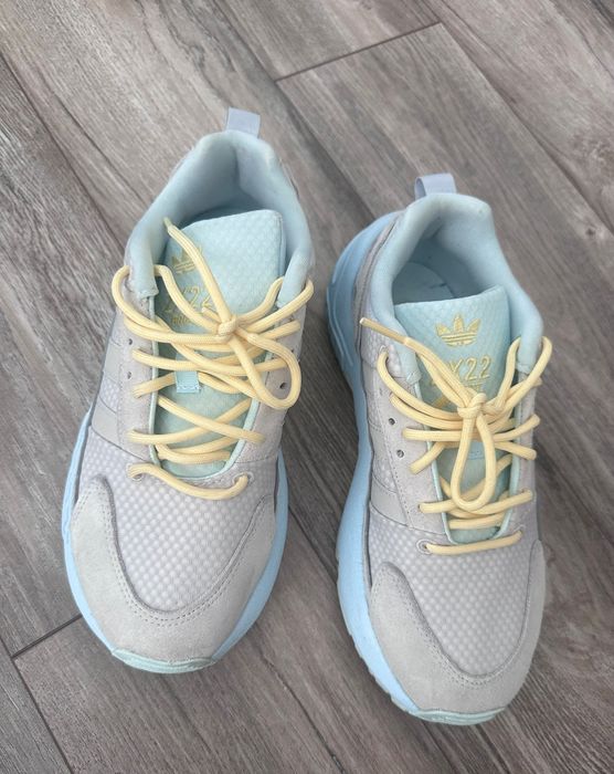 Sneakersi/ Incaltaminte in stare foarte buna sau noua