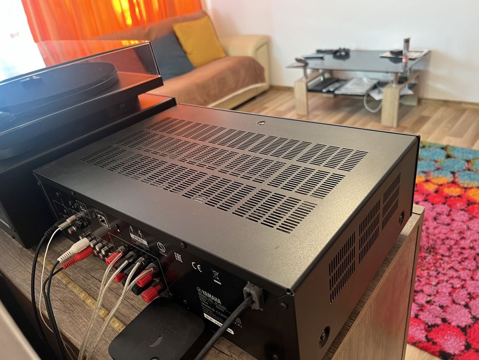 Receiver/amplificator Yamaha RN 301