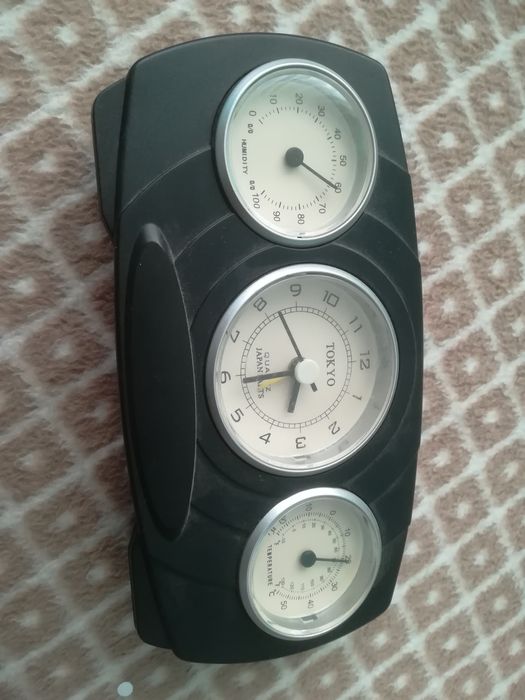 Ceas cu termometru și higrometru