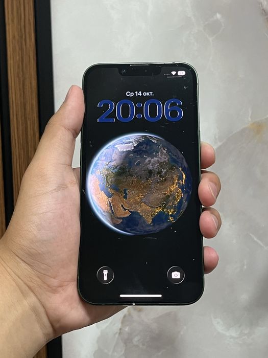 Продам iPhone 13