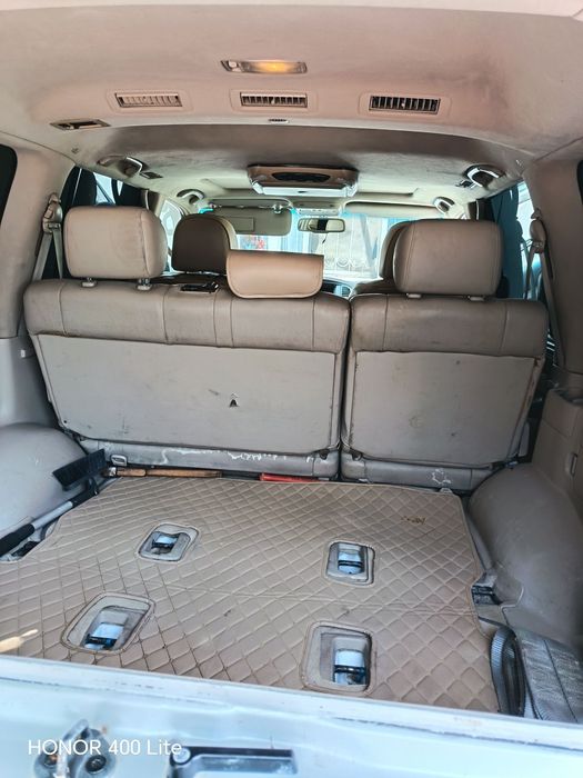 Внедарожник Lexus LX 470