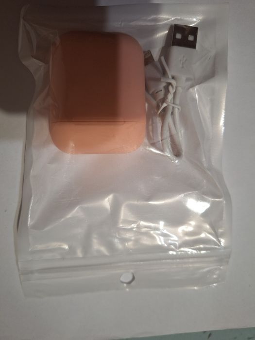 Эйрподсы разных цветов