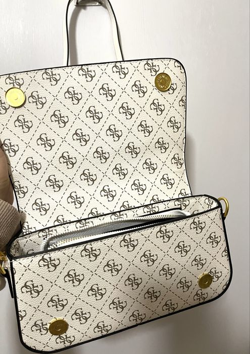 **НОВИ** Чанти Guess в 2 различни цвята с регулируеми дръжки