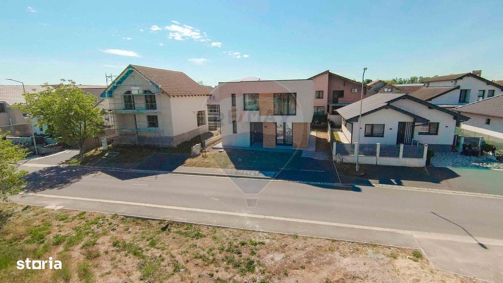 Casă / Vilă cu 5 camere de vânzare în zona Calea Clujului
