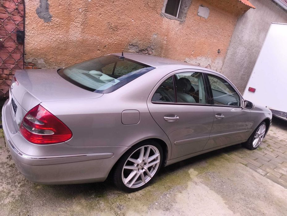 Mercedes Benz E 220