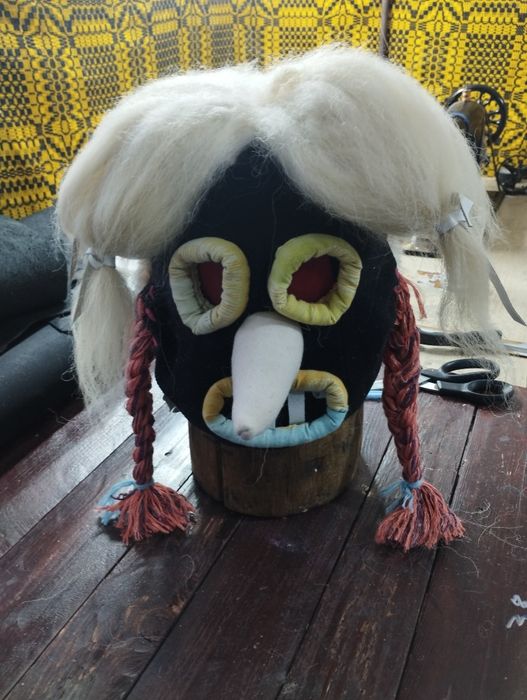 Măști tradiționale de băbuță