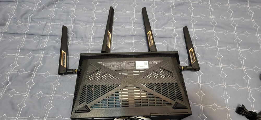 Router Wireless ASUS RT-AX88U, AX6000, Dual-Band, Wi-Fi 6, AiMesh, AiProtection Pro, MU-MIMO, 4 antene Wi-Fi