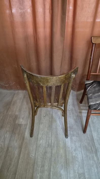 Продам стулья дерево
