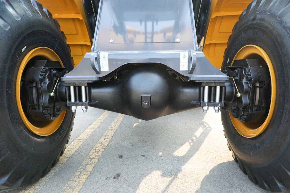 Фронтальный погрузчик XC956 3,2 куба