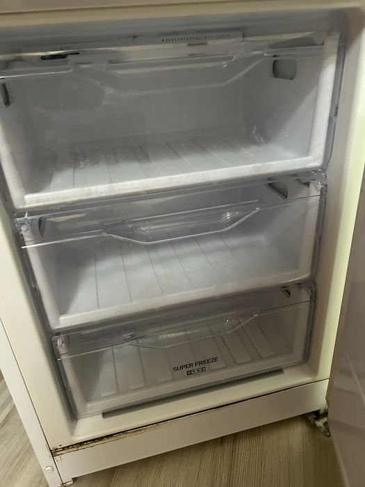 Продается холодильник Indesit
