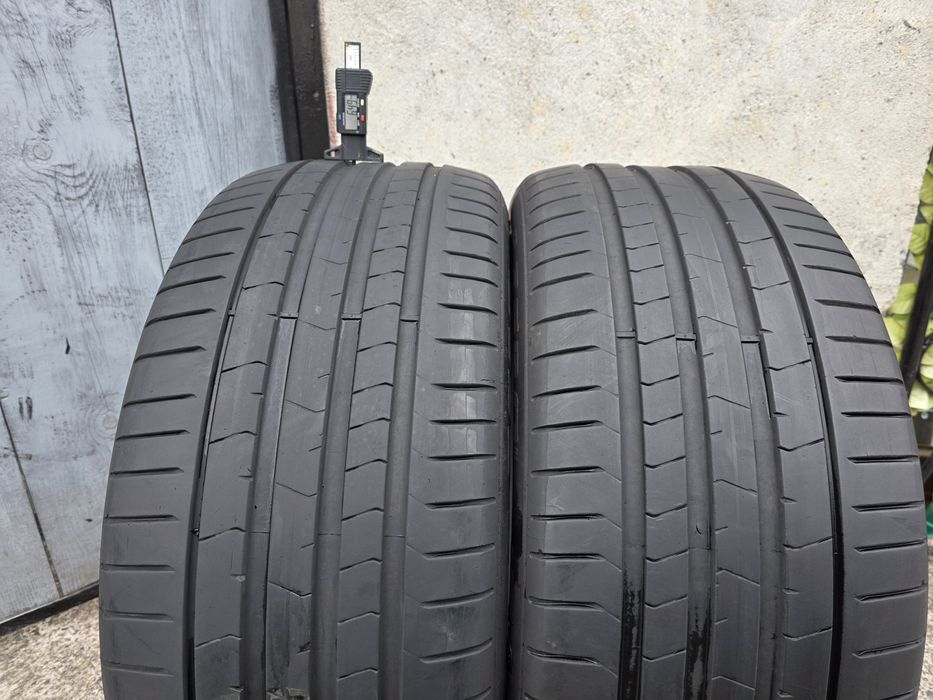 Vând două anvelope de vara pirelli p zero 275 40 21 dot 0923