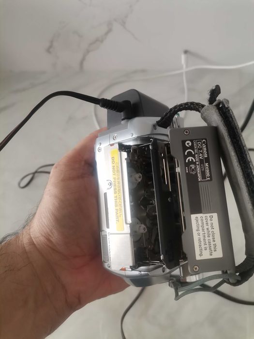 Видеокамера "Canon" MV800