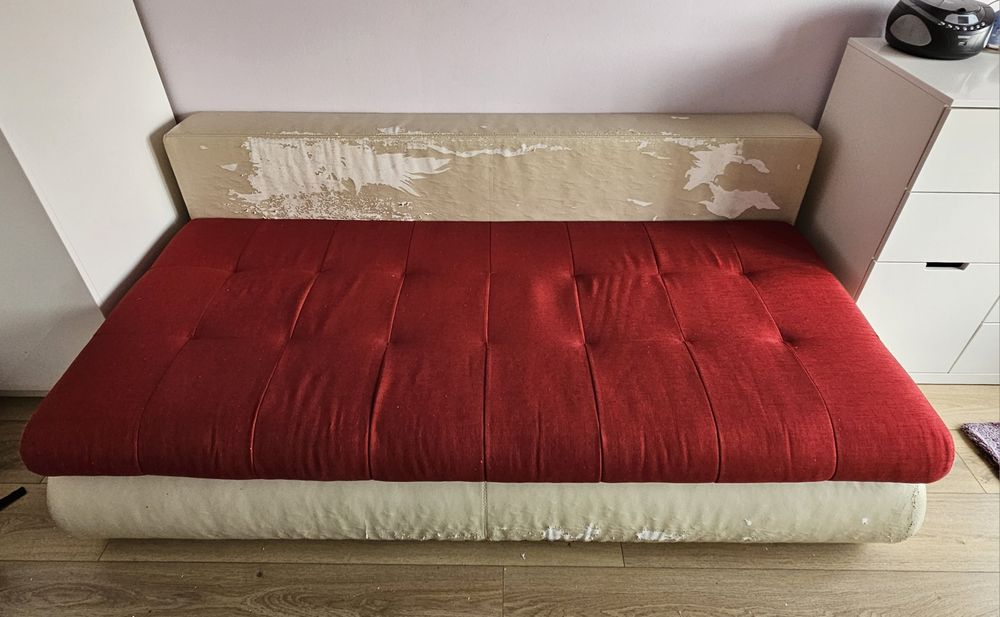 Canapea rosie 3 locuri