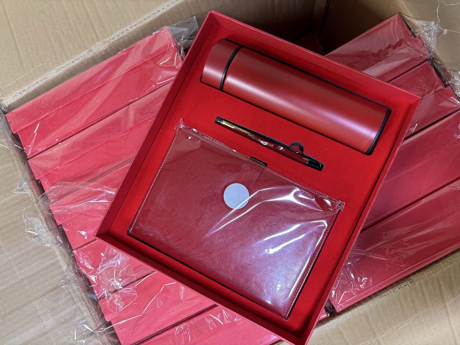 Корпаративные подарки на 8 марта, блокнот ,брендирование!