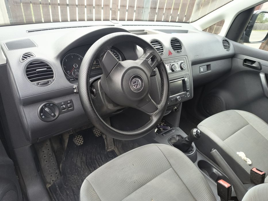 Vând Volkswagen Caddy