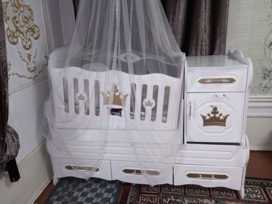 Детская кровать сотилади