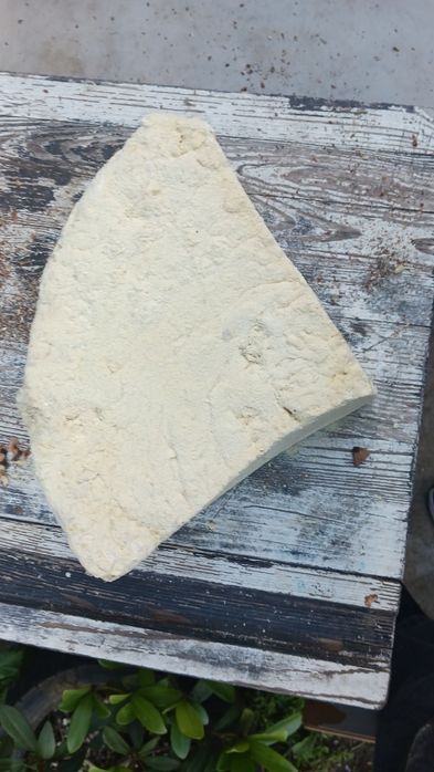 Vând sapun de casă bio ,făcut după rețetă tradițională cu o vechime de peste 40 de ani ,cremos și foarte solid