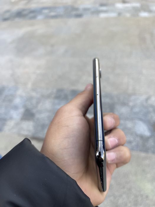 Iphone Xs   64gb.   79%.   LL/A region