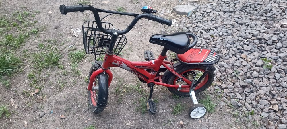 Продам детский велосипед для 4х -5и леток