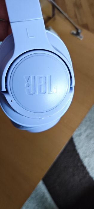 JBL слушалки над ухо